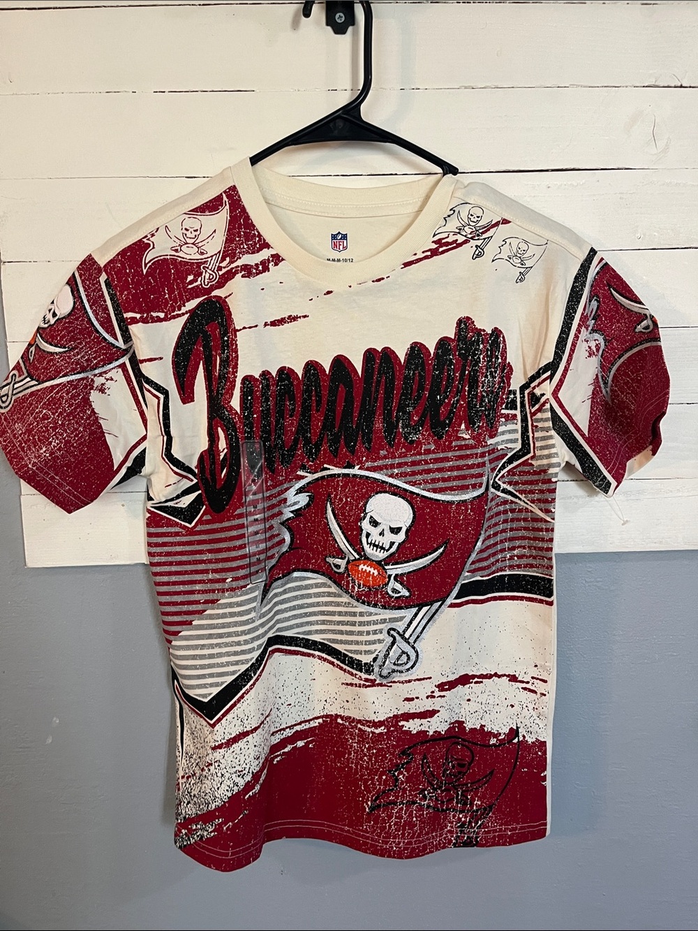 NWOT Tampa Bay Buccaneers Graphic T